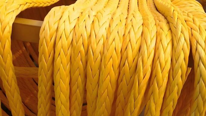 UHMWPE Rope product image showing high-strength Ναυτιλία rope construction